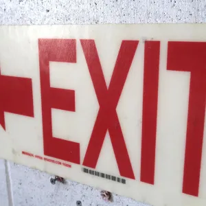 EXIT サインプレート ファイバー製