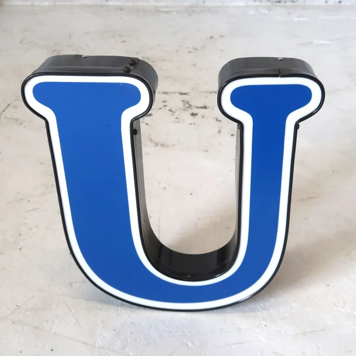 ビンテージ レターサイン U