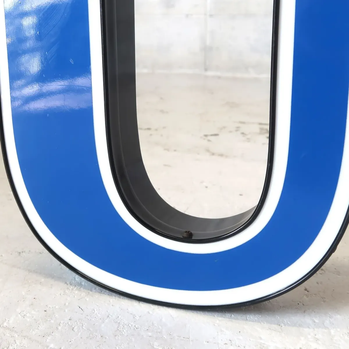 ビンテージ レターサイン U