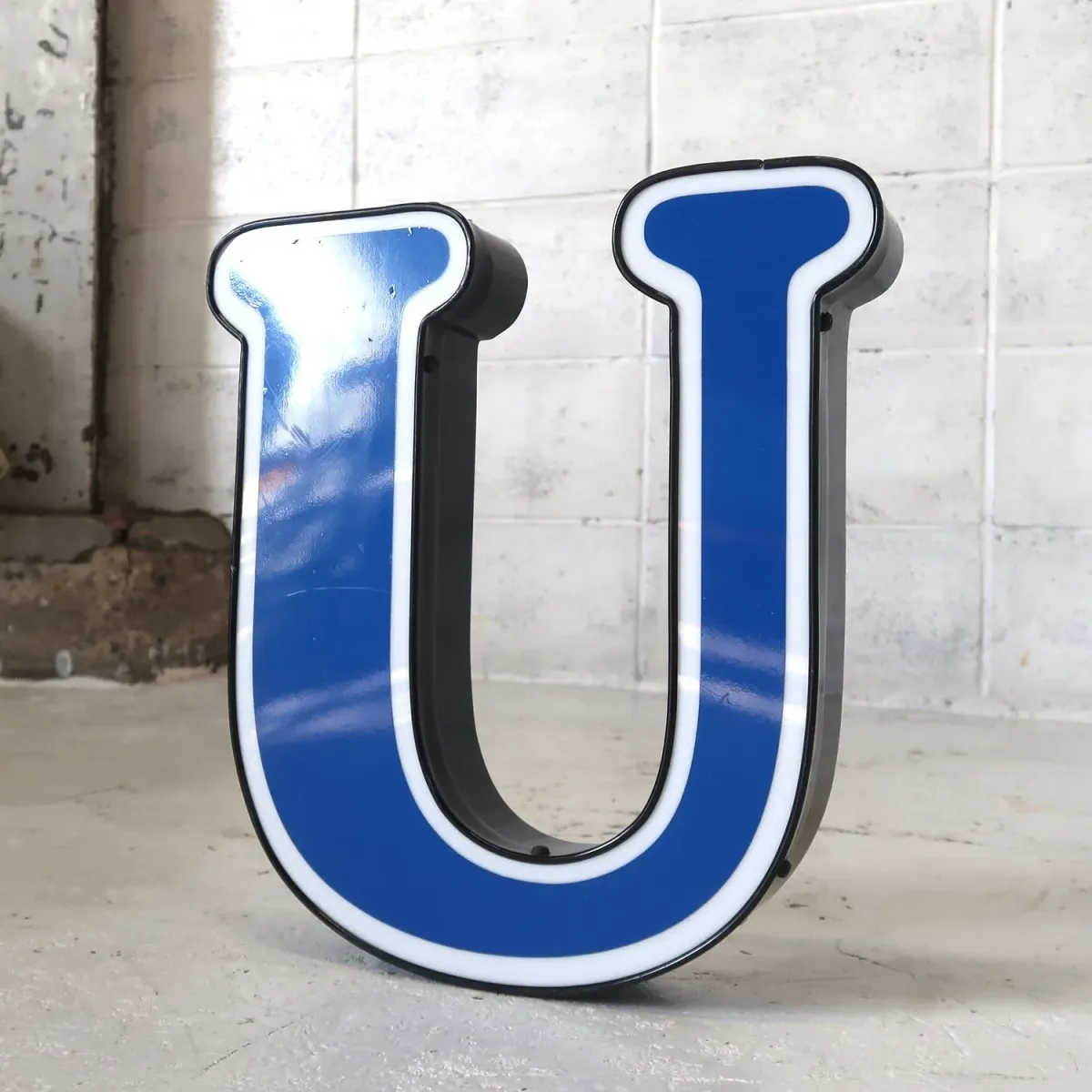 ビンテージ レターサイン U