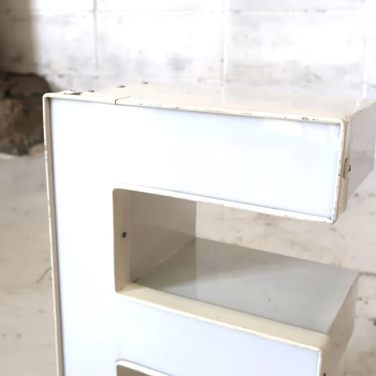 ビンテージ レターサイン E