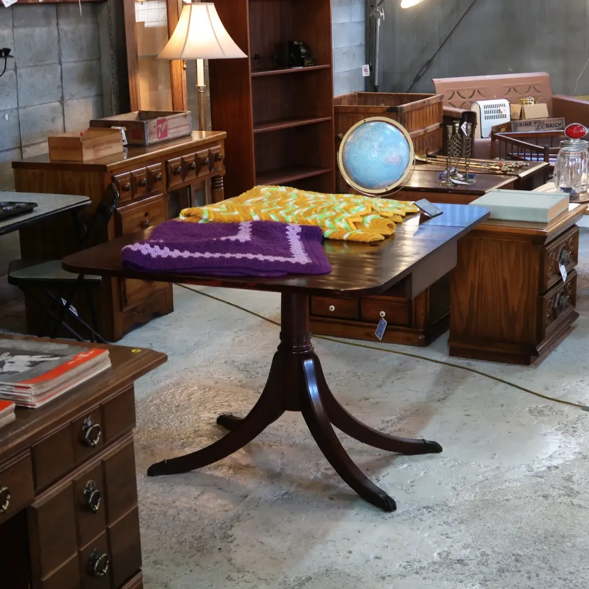 アンティーク バタフライ ダイニングテーブル