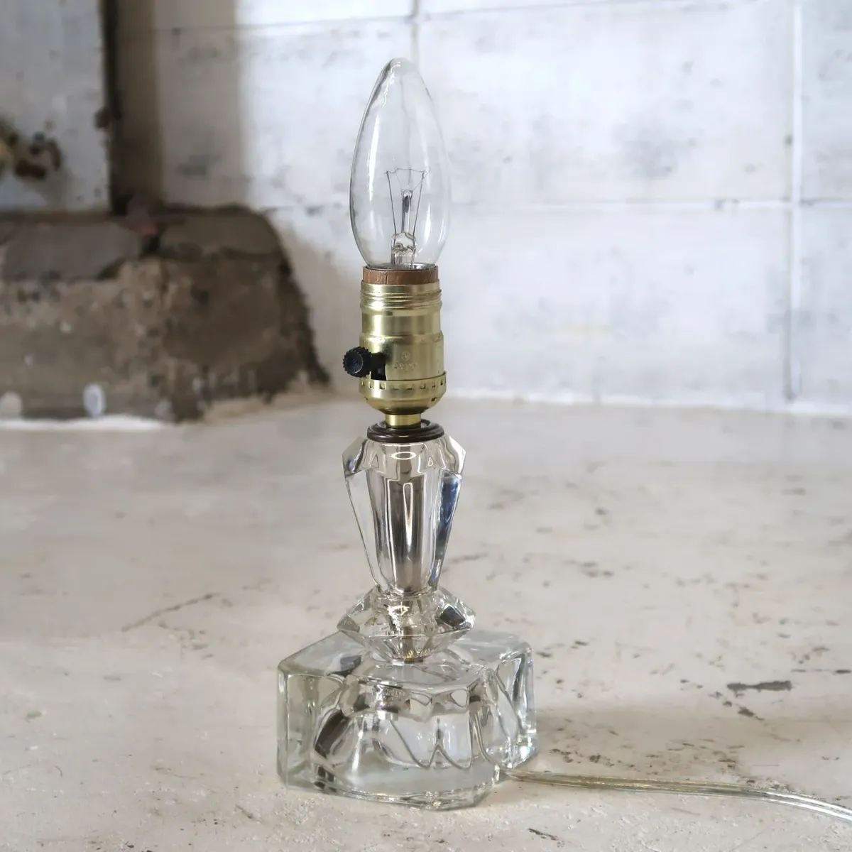 アンティーク ガラスベース テーブルランプ