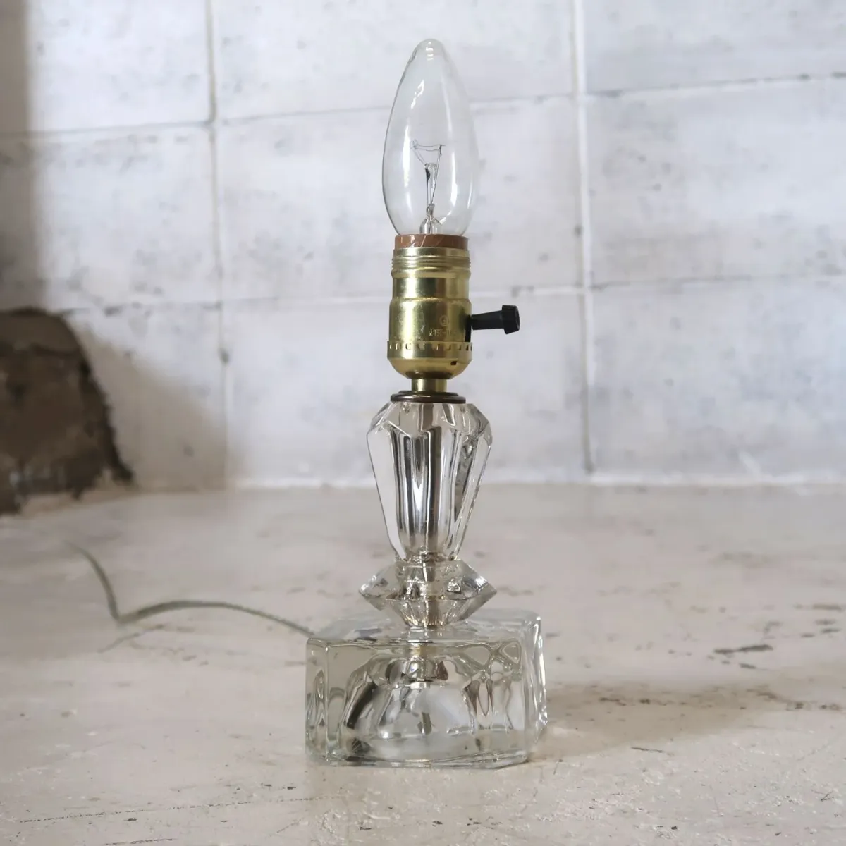 アンティーク ガラスベース テーブルランプ
