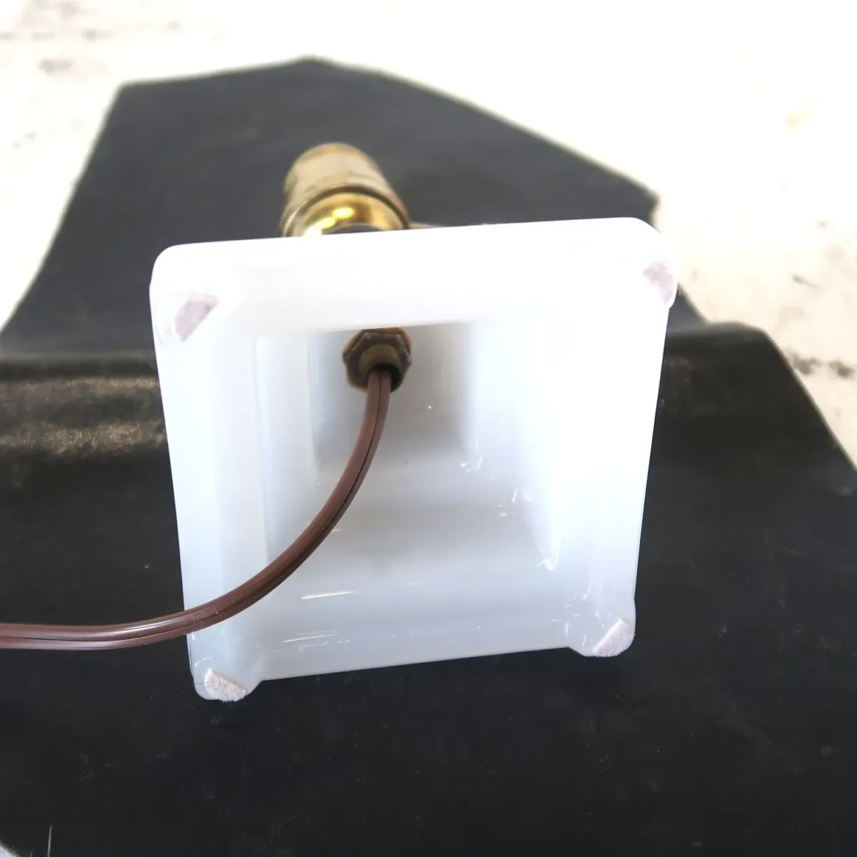 アンティーク ミルクガラスベース テーブルランプ