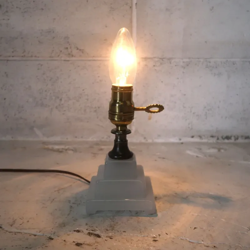 アンティーク ミルクガラスベース テーブルランプ