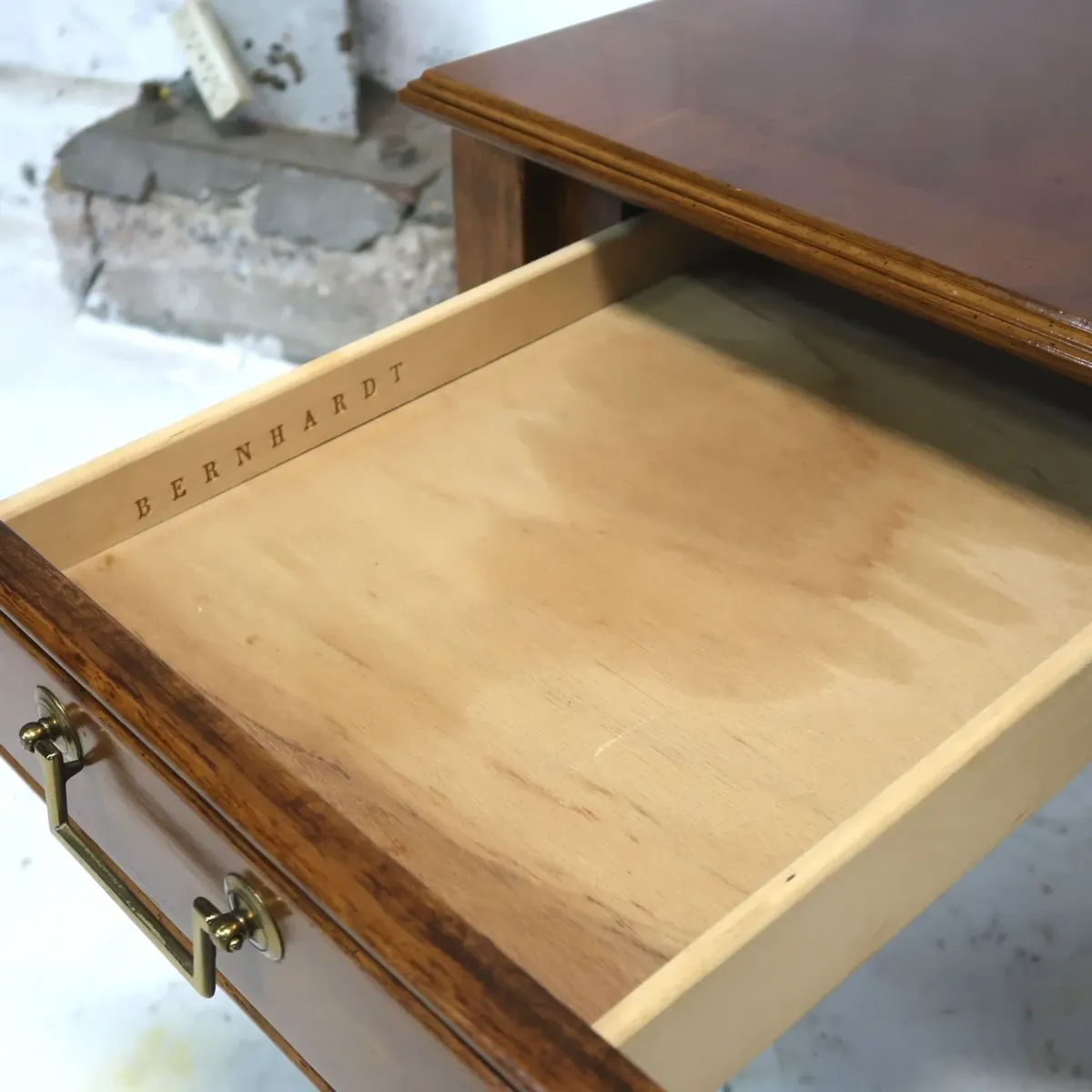 BERNHARDT アンティーク サイドテーブル