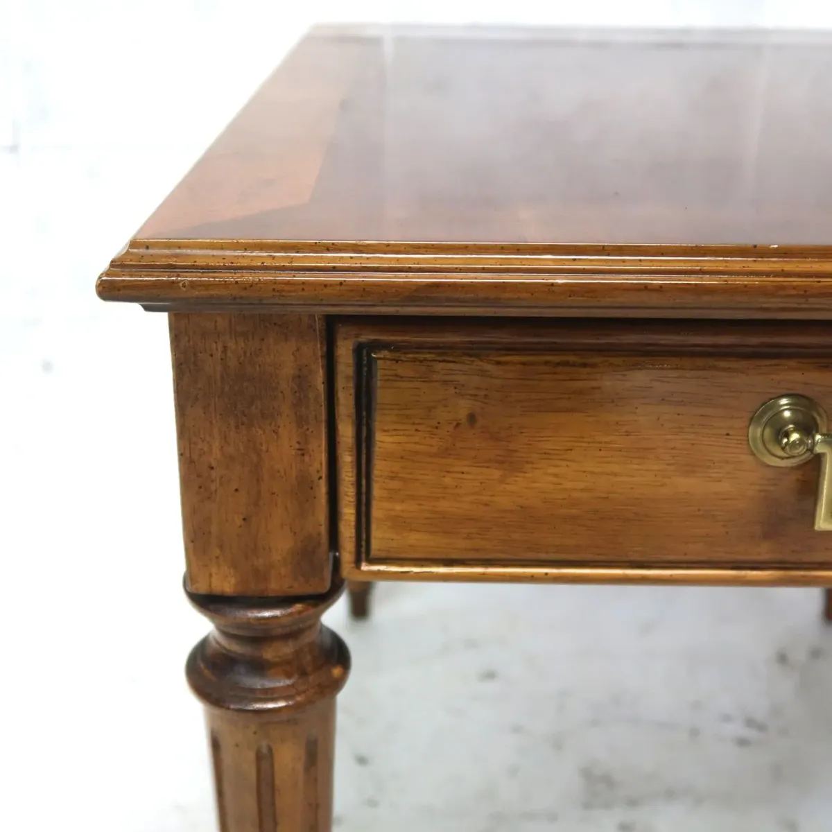 BERNHARDT アンティーク サイドテーブル