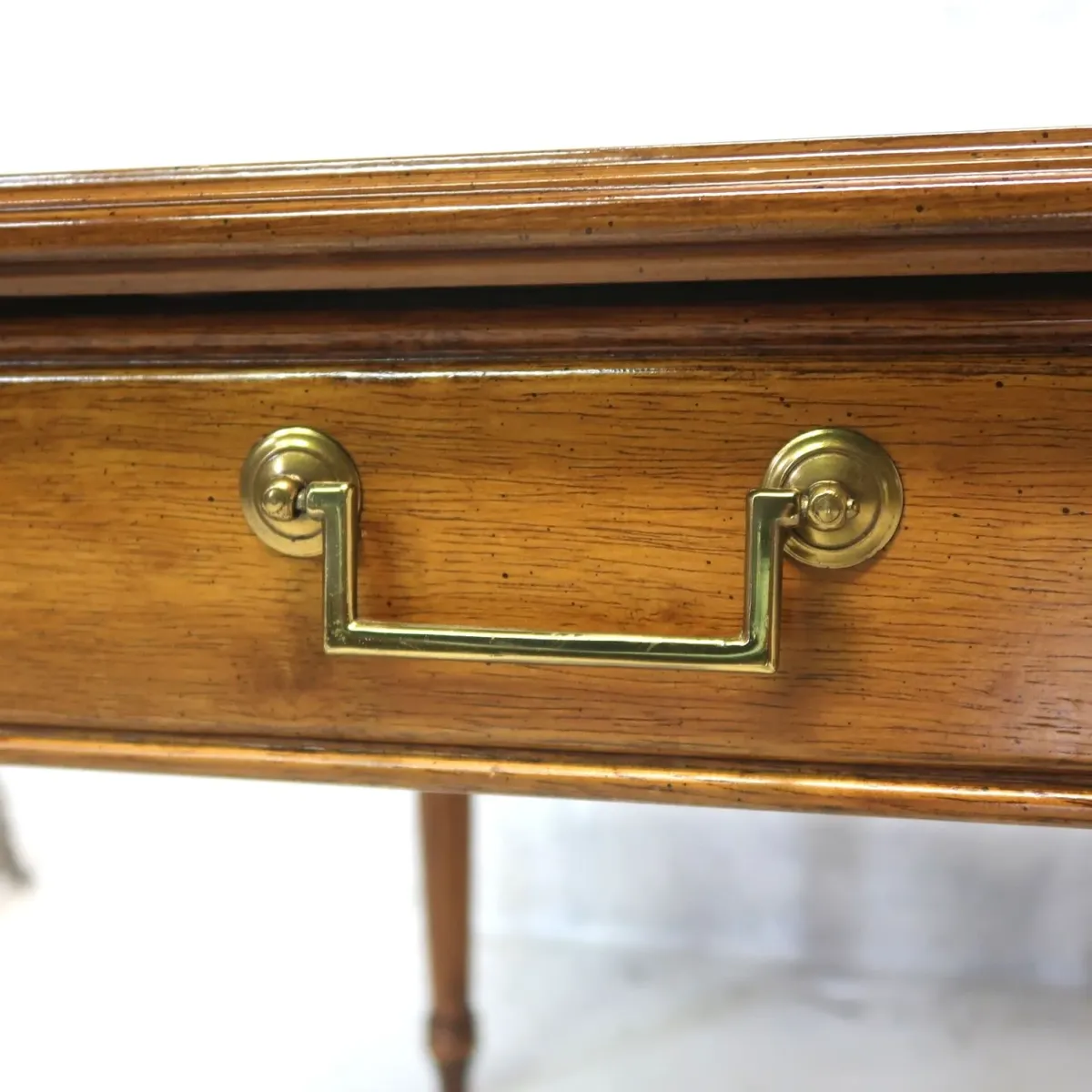 BERNHARDT アンティーク サイドテーブル