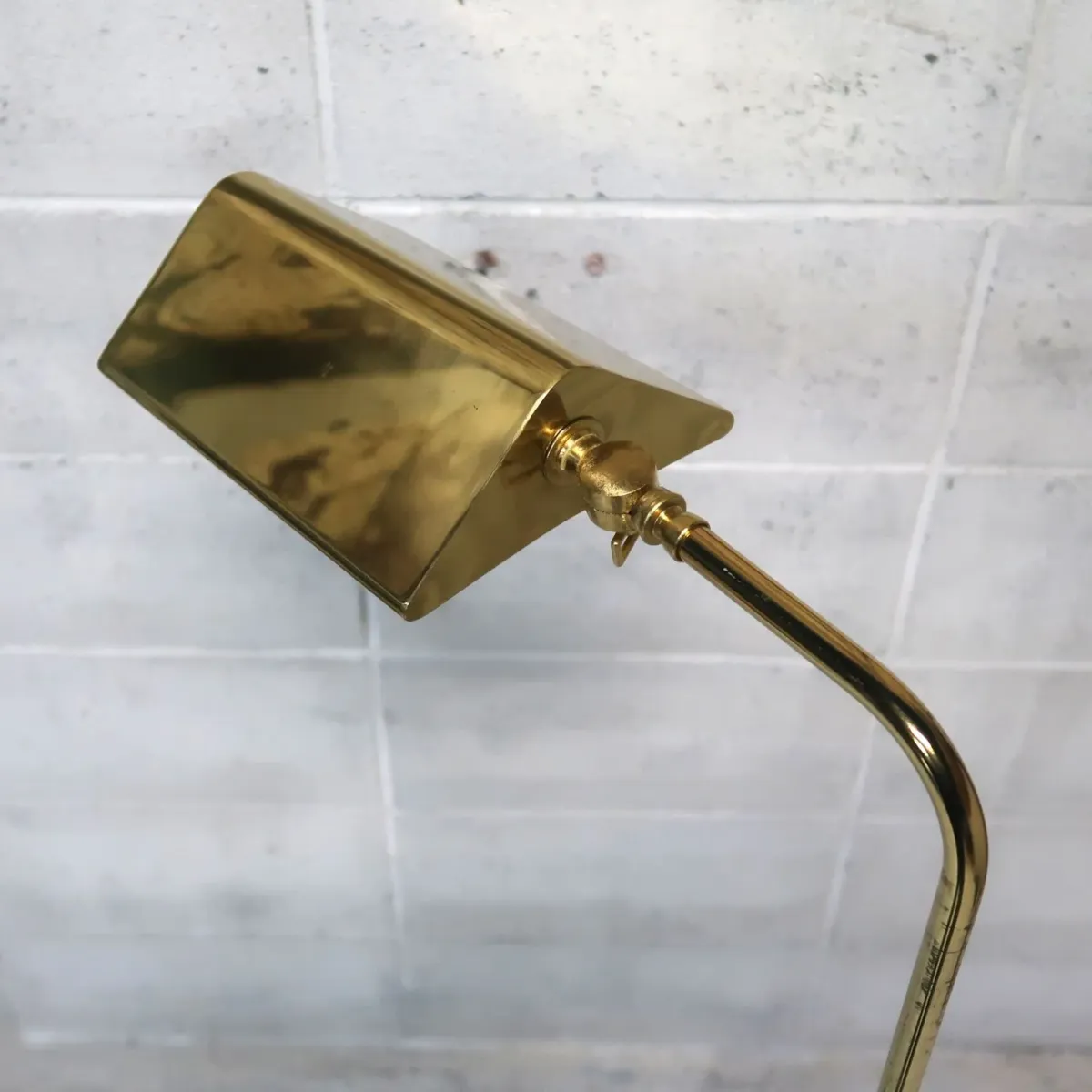 アンティーク ゴールドメタル フロアランプ