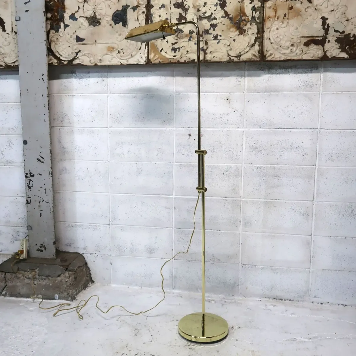 アンティーク ゴールドメタル フロアランプ