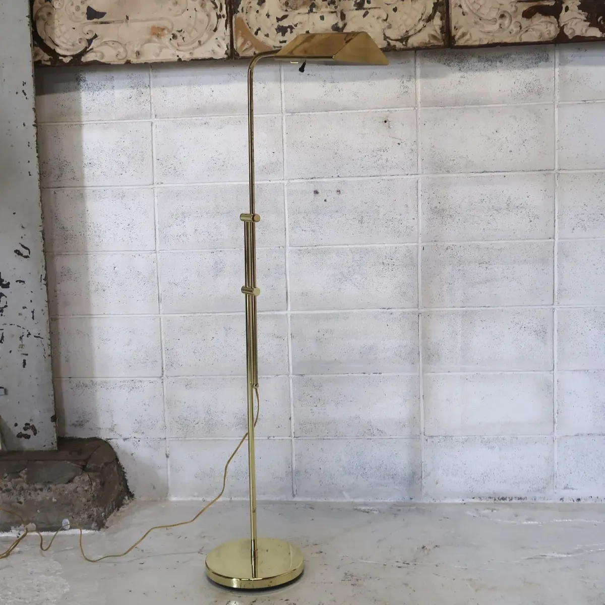 アンティーク ゴールドメタル フロアランプ