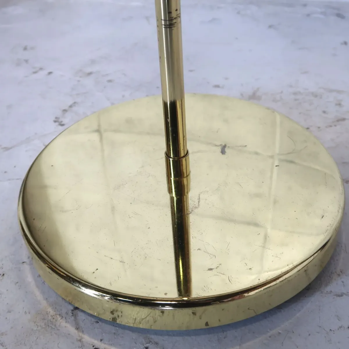 アンティーク ゴールドメタル フロアランプ