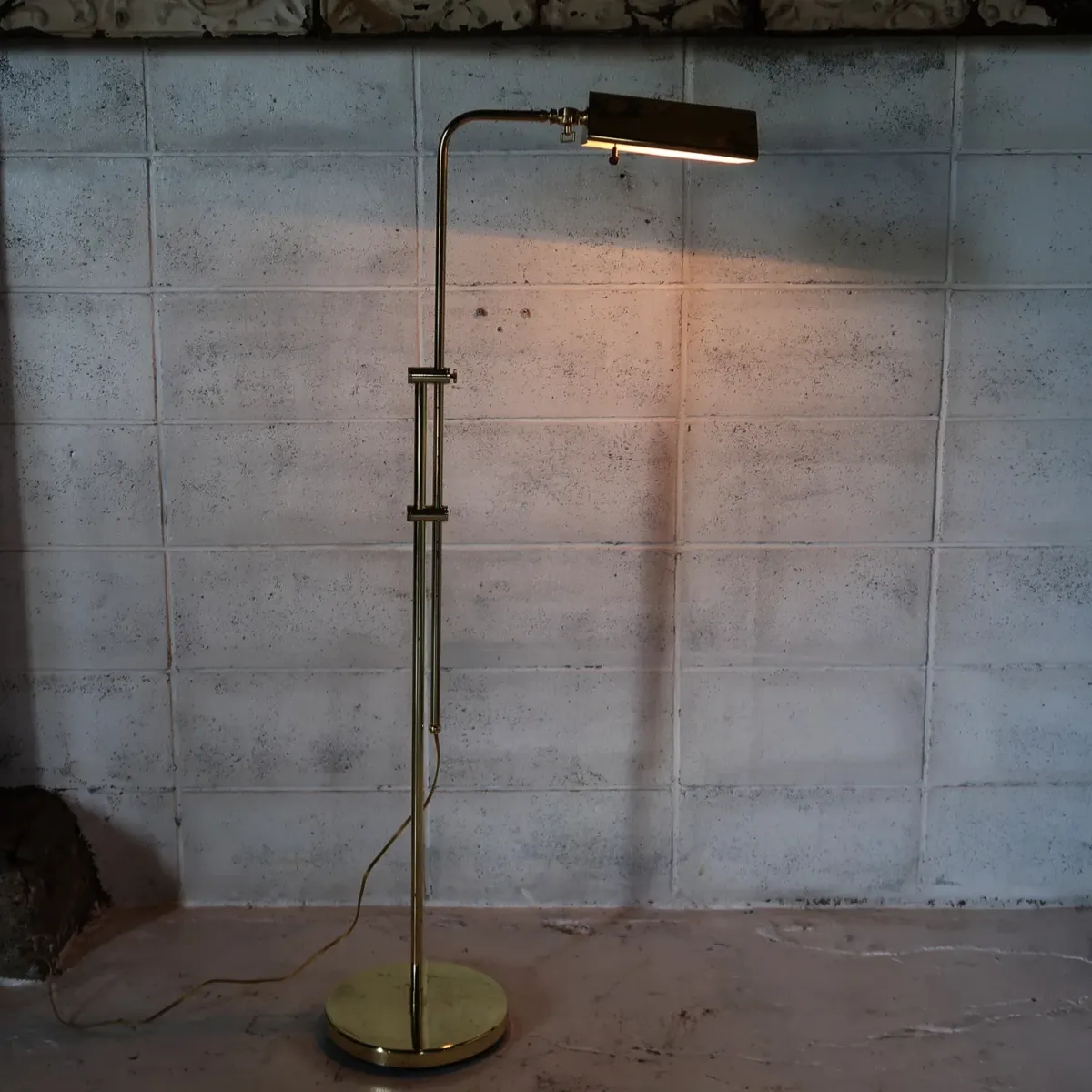 アンティーク ゴールドメタル フロアランプ