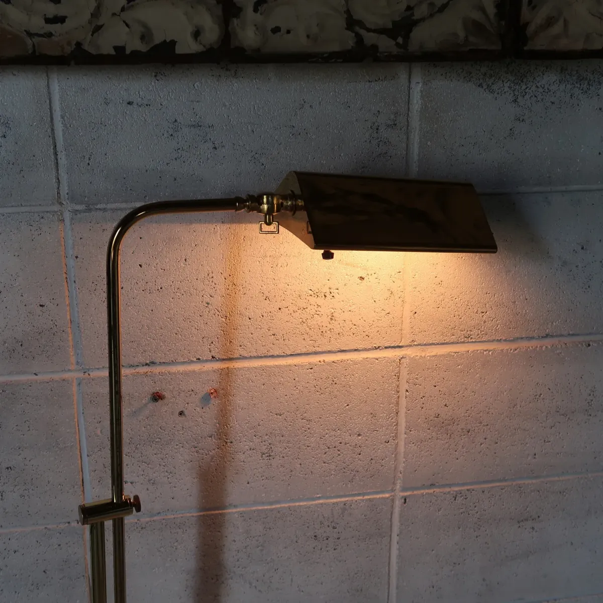 アンティーク ゴールドメタル フロアランプ