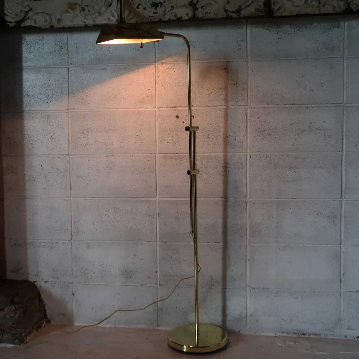 アンティーク ゴールドメタル フロアランプ