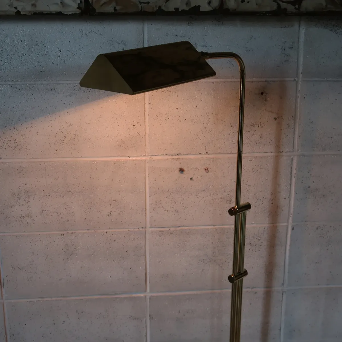 アンティーク ゴールドメタル フロアランプ