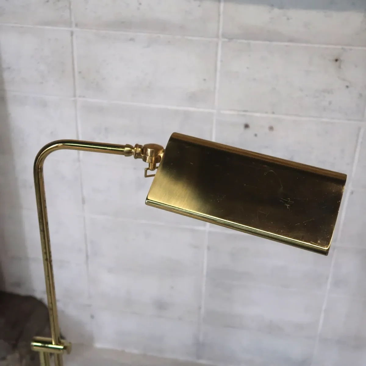 アンティーク ゴールドメタル フロアランプ