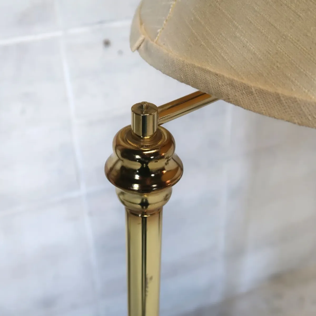 アンティーク ゴールドメタル フロアランプ