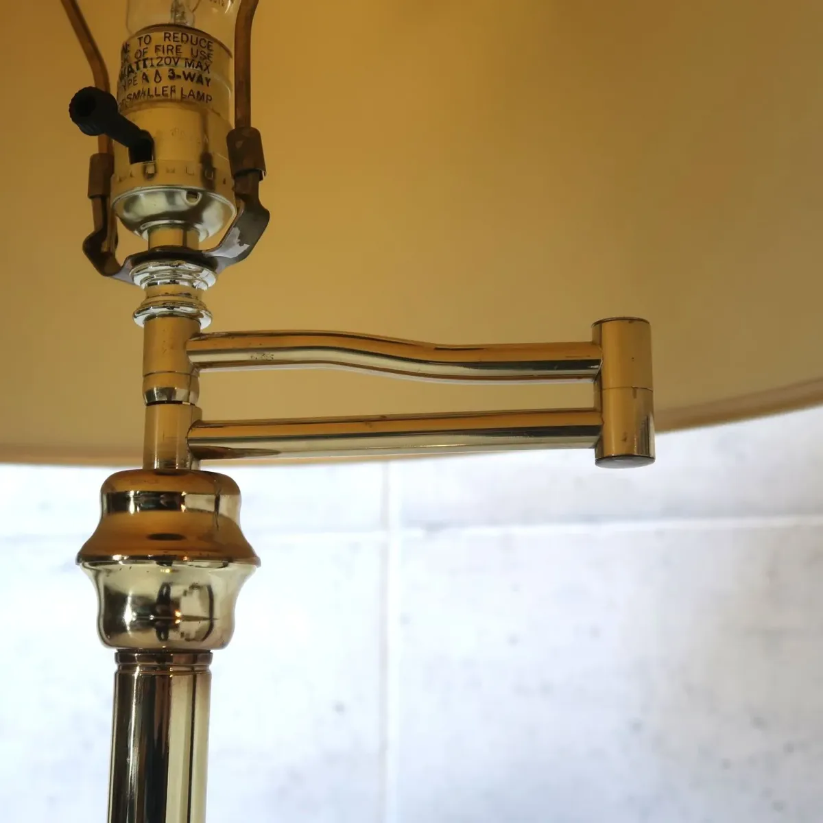 アンティーク ゴールドメタル フロアランプ