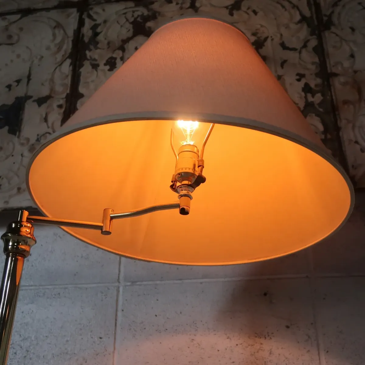 アンティーク ゴールドメタル フロアランプ