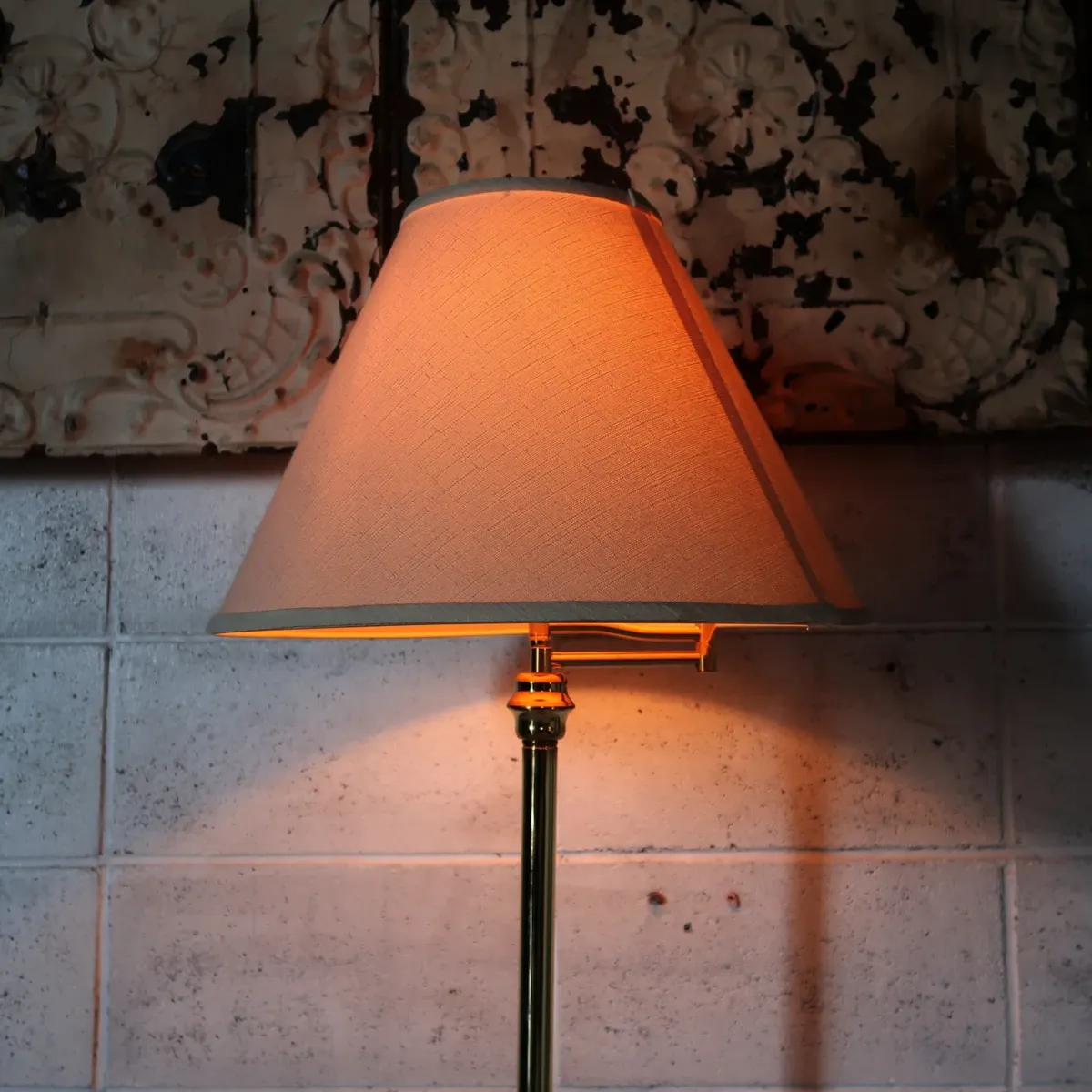 アンティーク ゴールドメタル フロアランプ