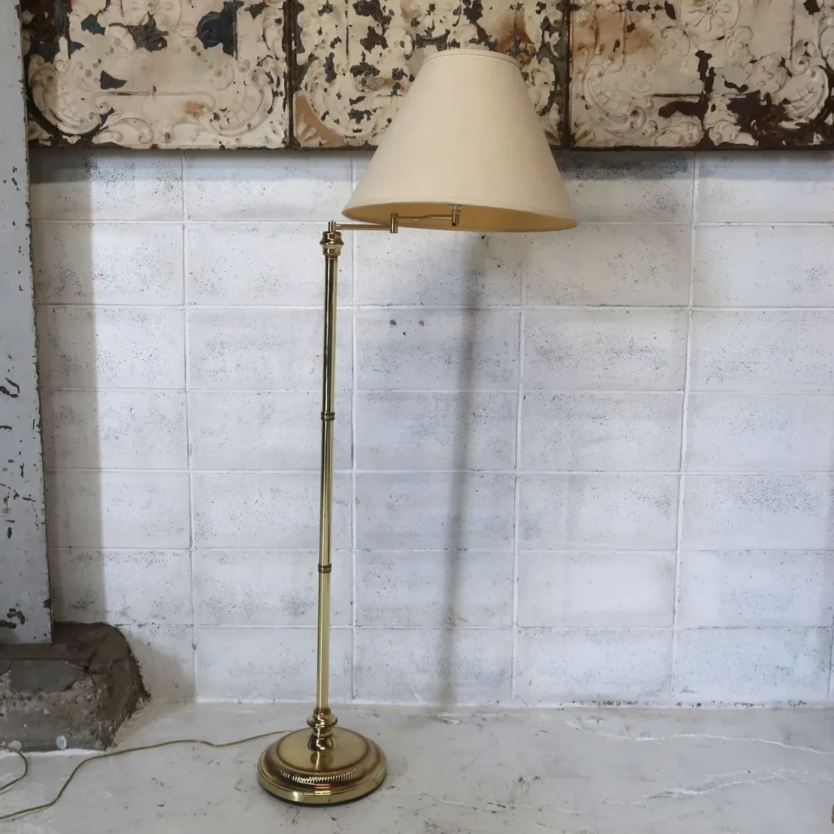 アンティーク ゴールドメタル フロアランプ
