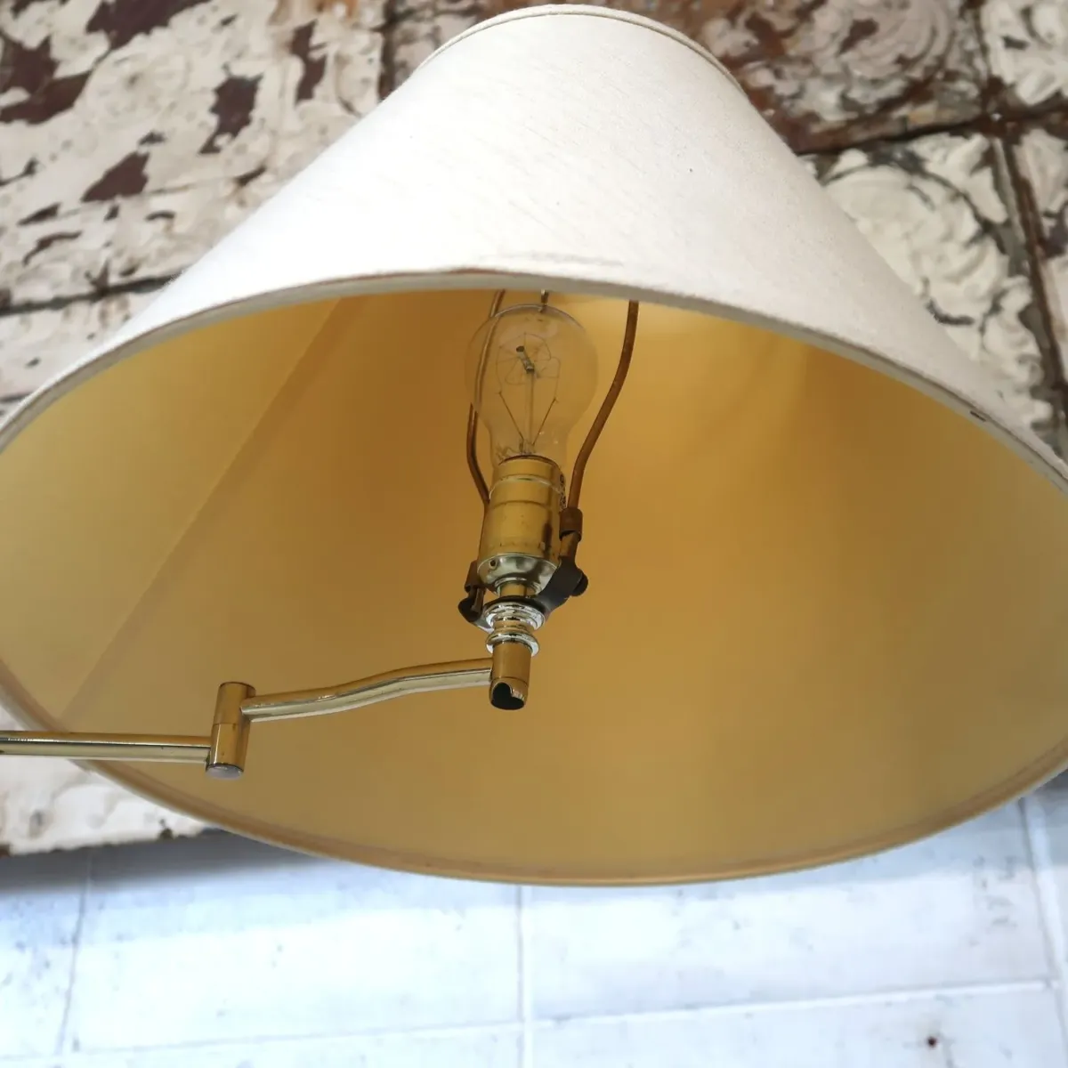 アンティーク ゴールドメタル フロアランプ