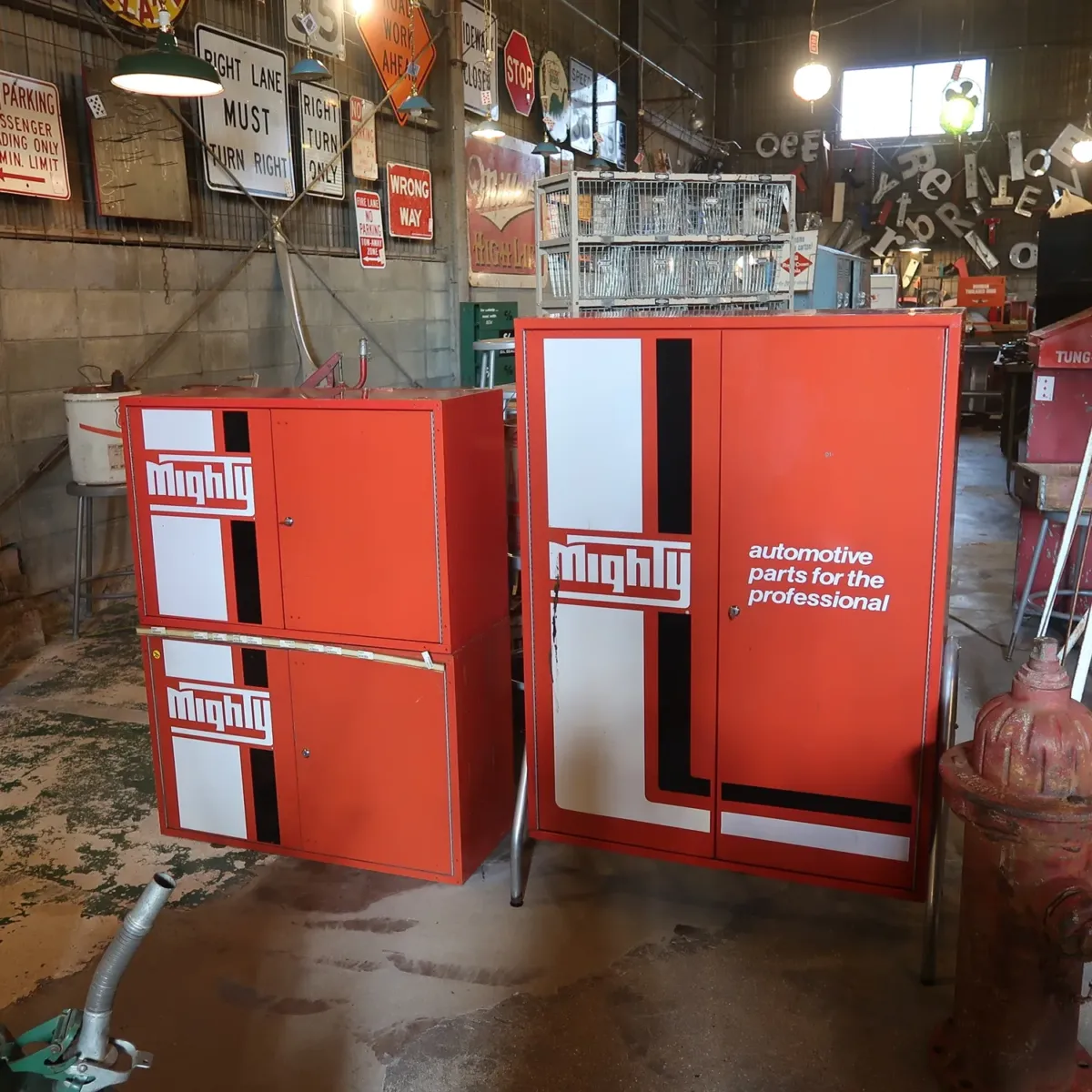 Mighty Auto Parts ビンテージ パーツキャビネット