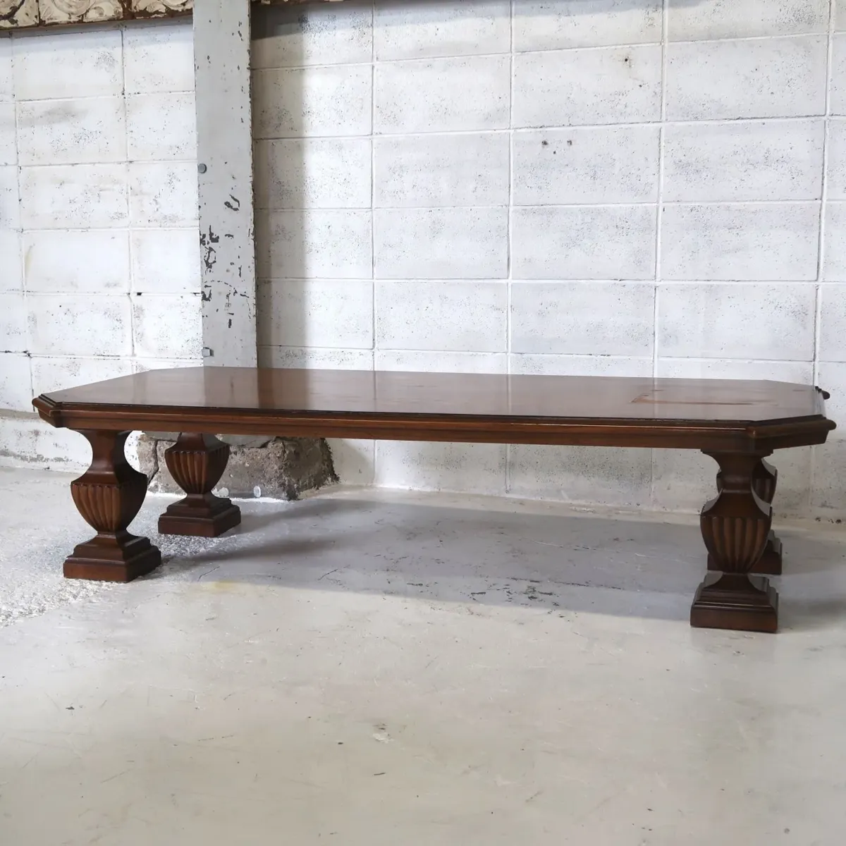 TOMLINSON 大型コーヒーテーブル