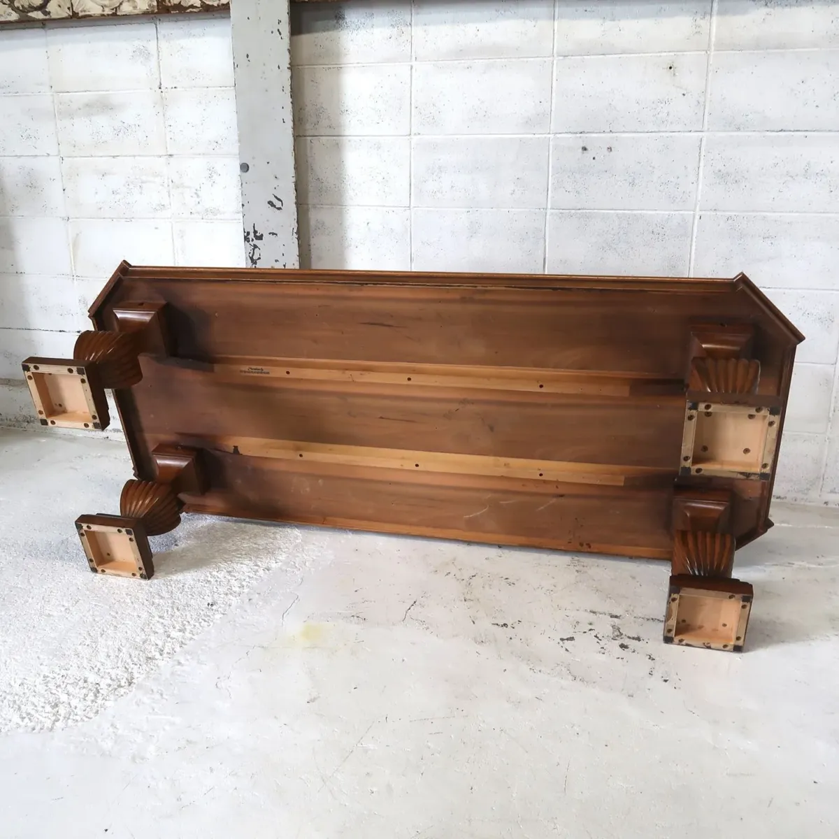 TOMLINSON 大型コーヒーテーブル