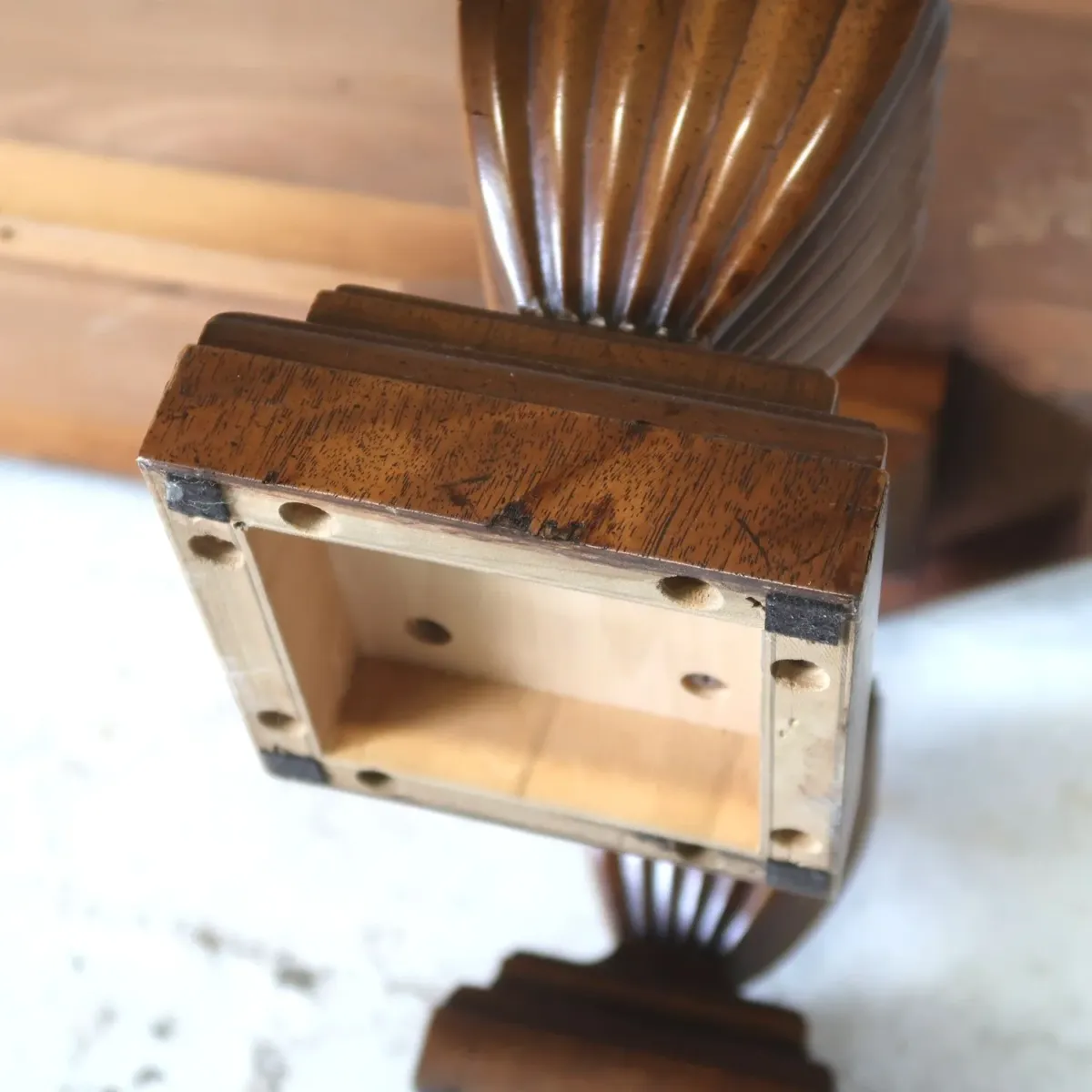 TOMLINSON 大型コーヒーテーブル