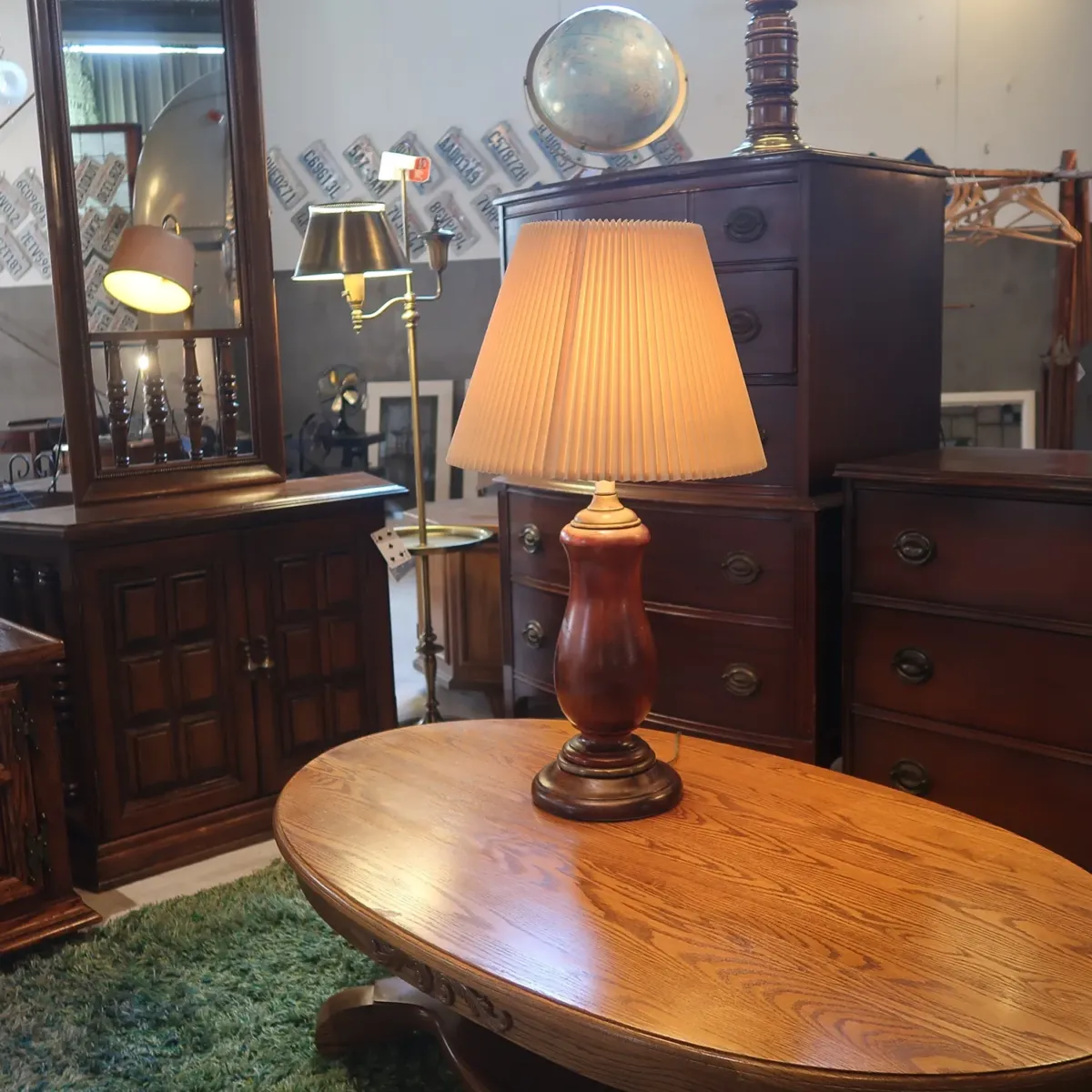 アンティーク モダンデザイン テーブルランプ