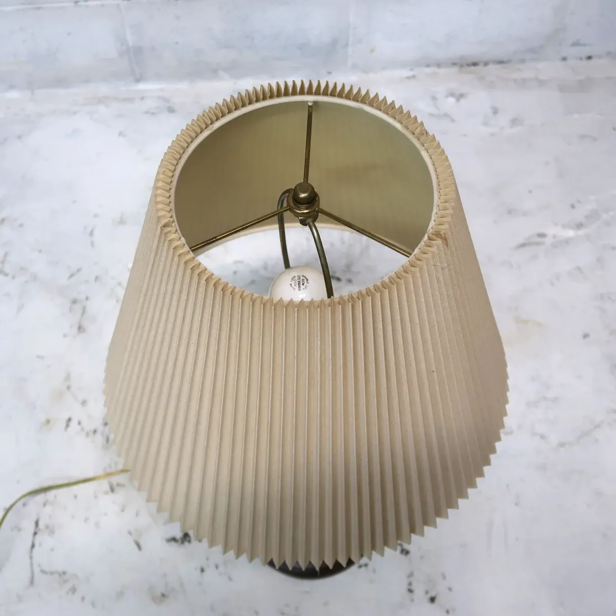 アンティーク モダンデザイン テーブルランプ