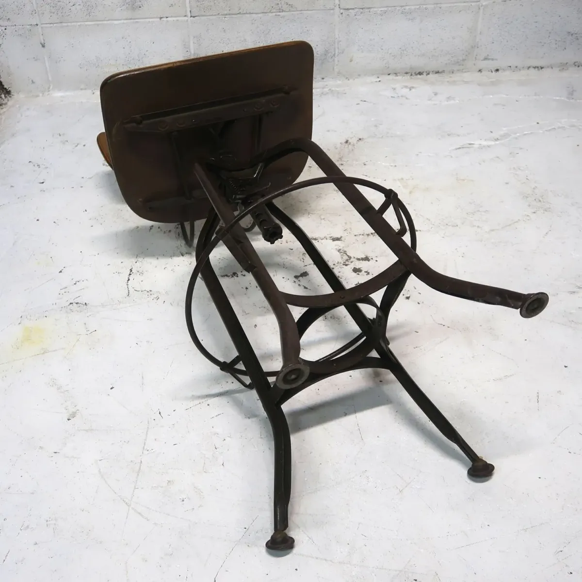 TOLEDO アンティーク ドラフティングチェア