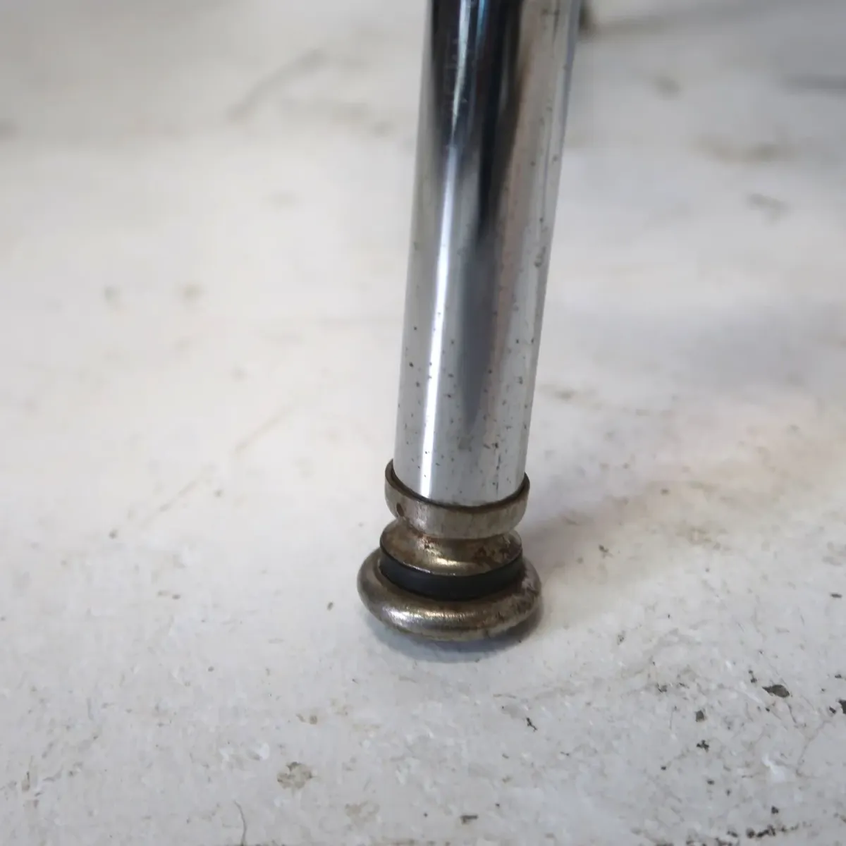 National Public Seating メタルスツール