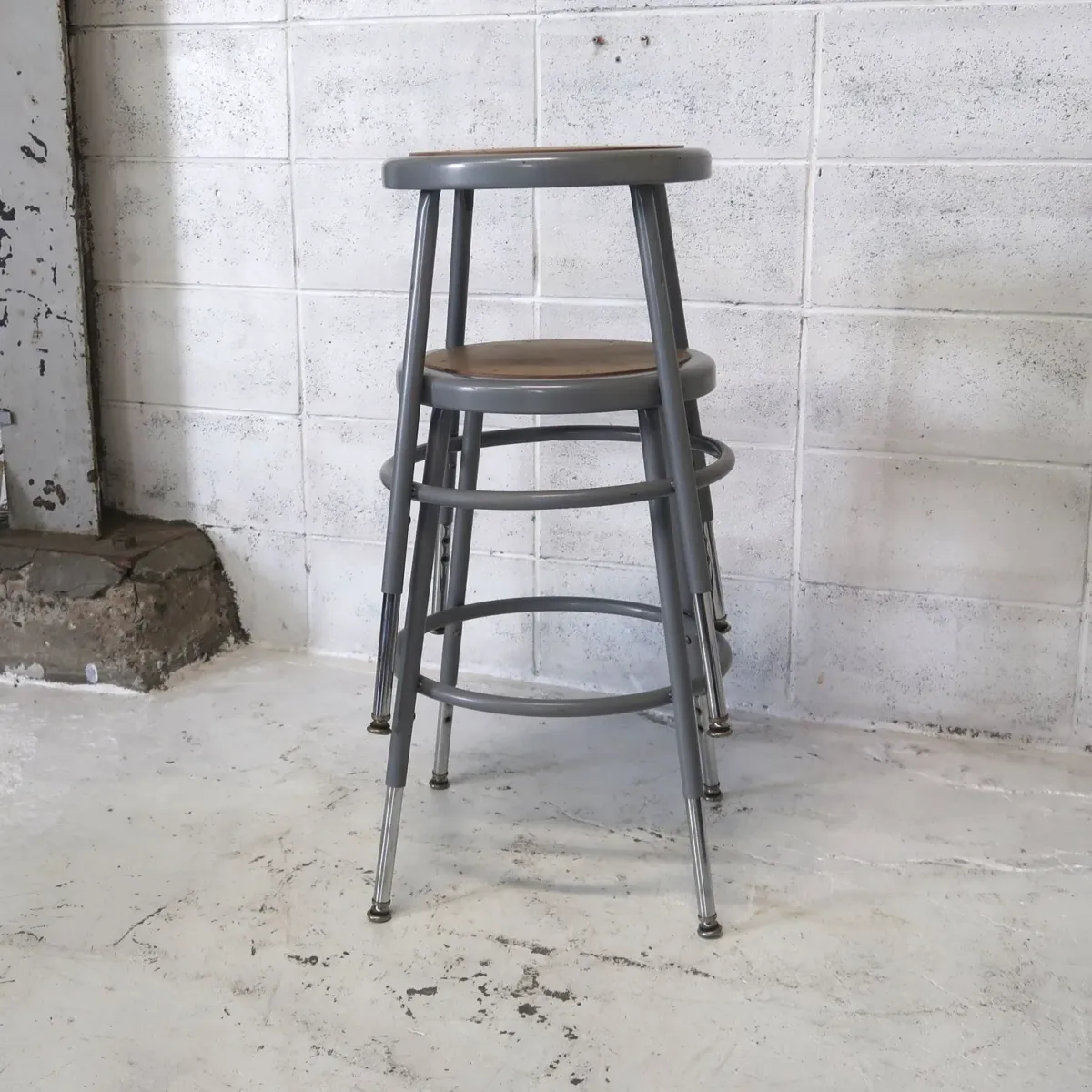 National Public Seating メタルスツール