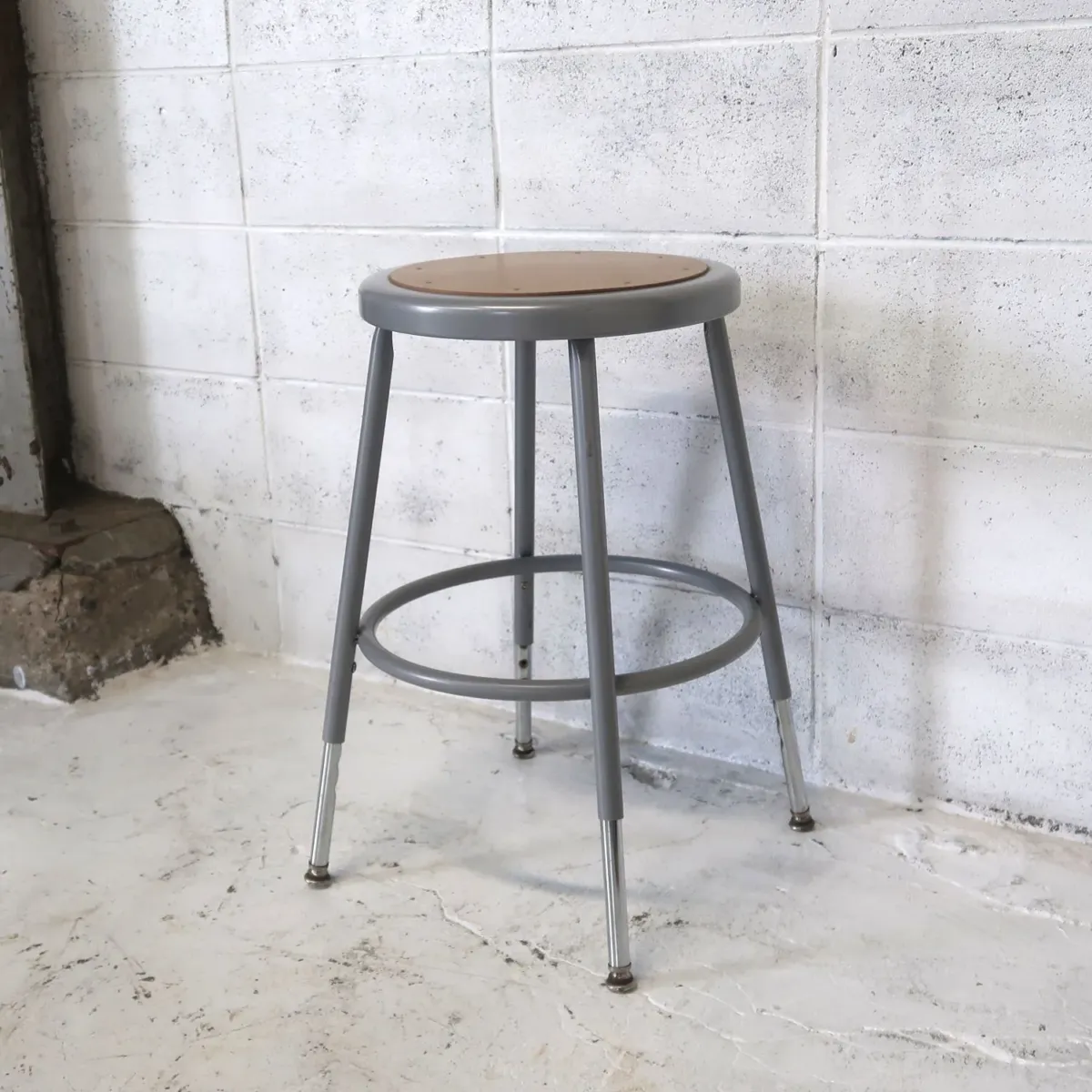 National Public Seating メタルスツール