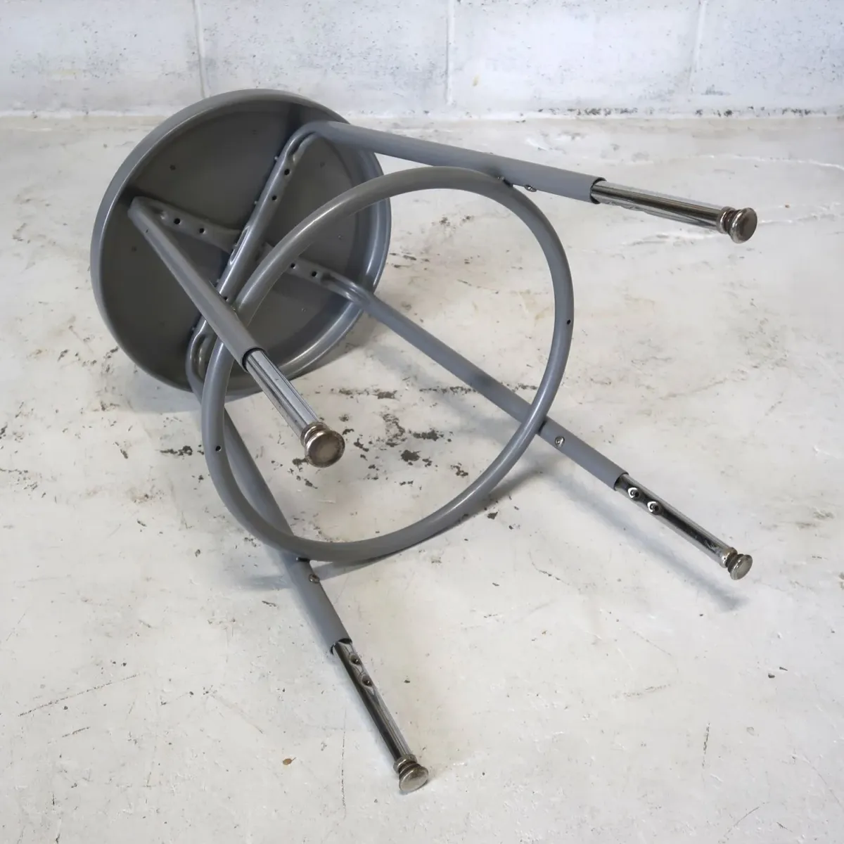 National Public Seating メタルスツール