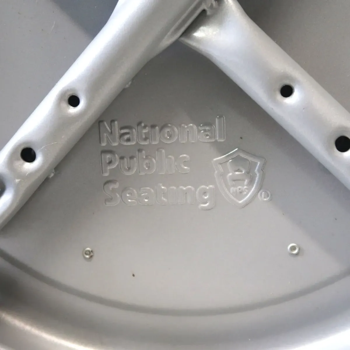 National Public Seating メタルスツール