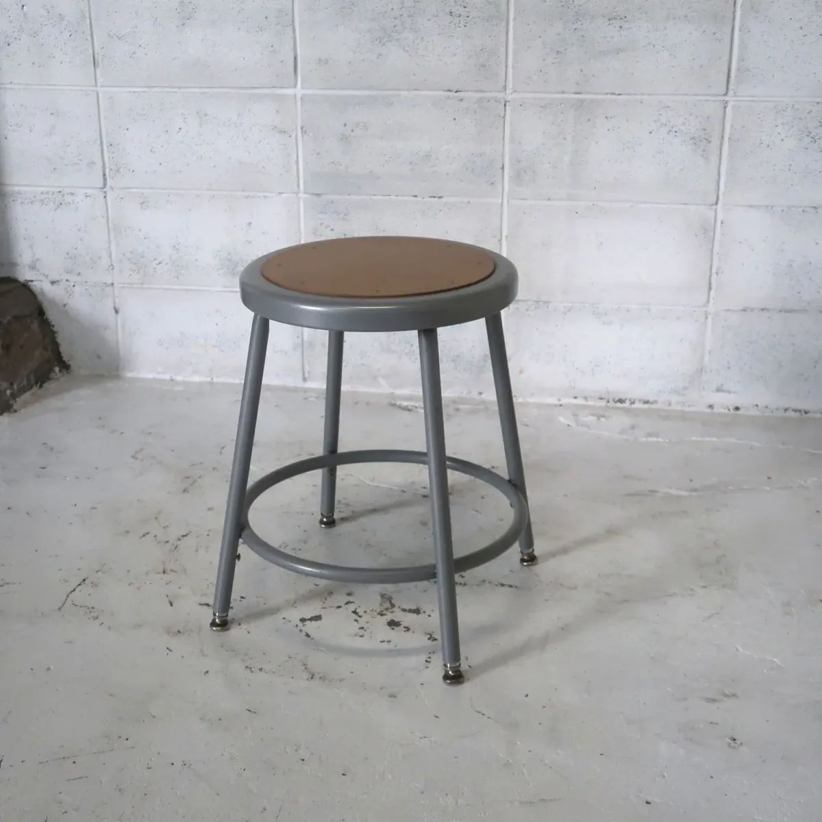 National Public Seating メタルスツール