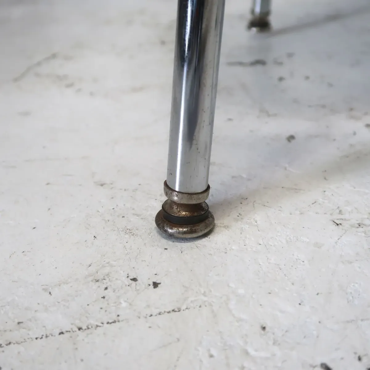 National Public Seating メタルスツール