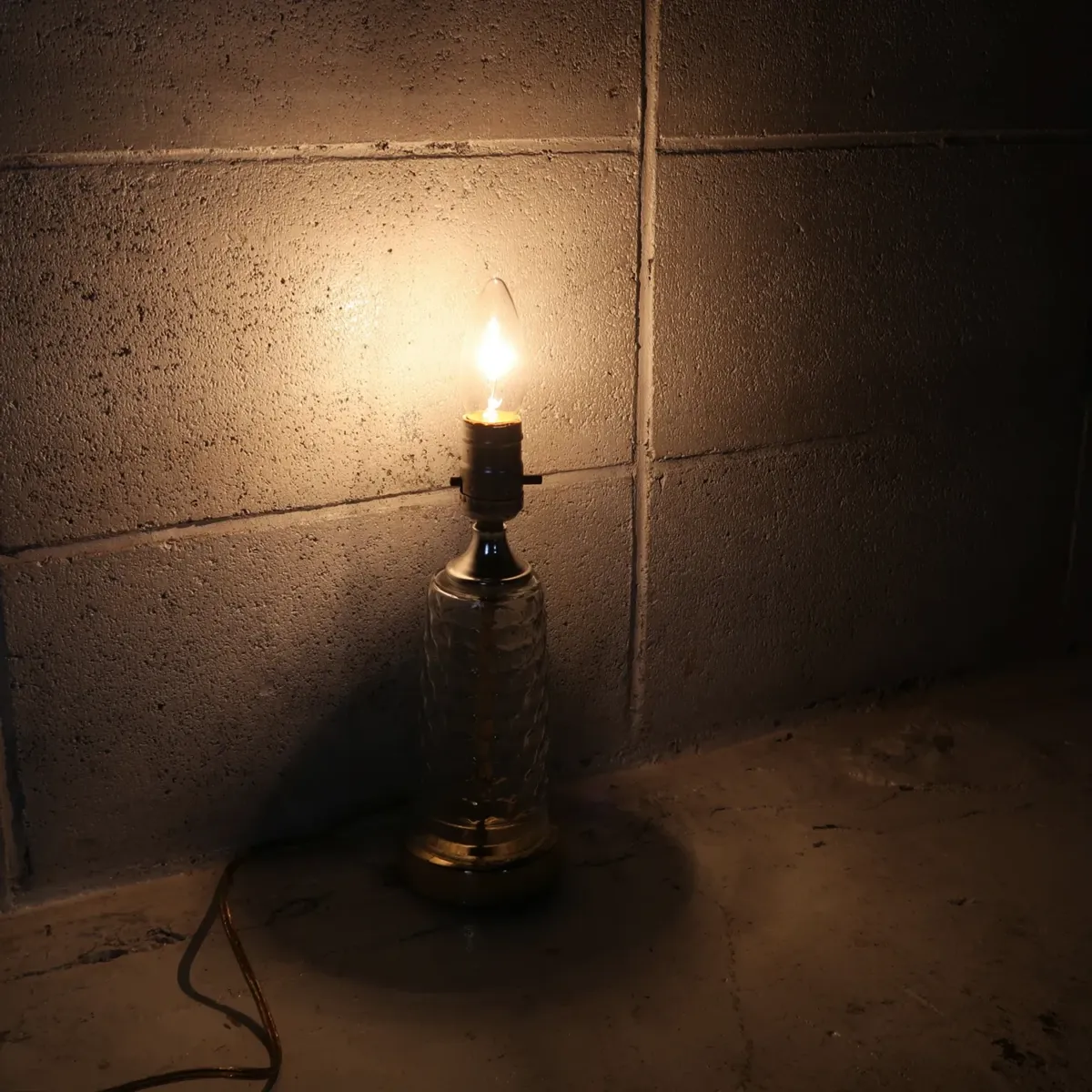 アンティーク ガラスベース テーブルランプ