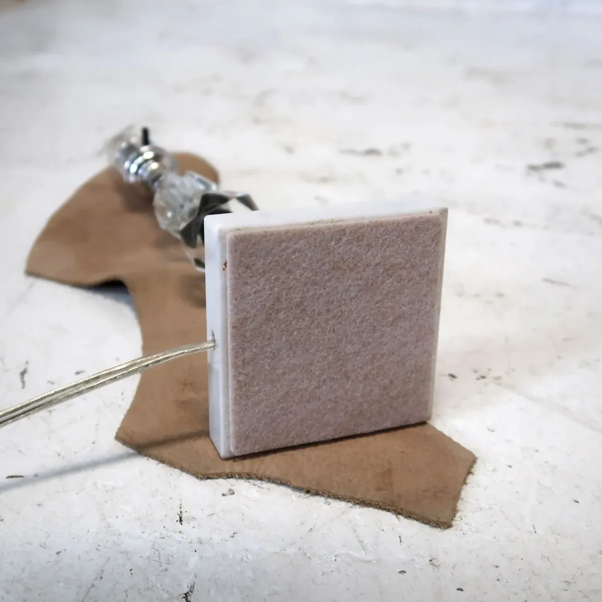 アンティーク ガラス×ストーンベース テーブルランプ