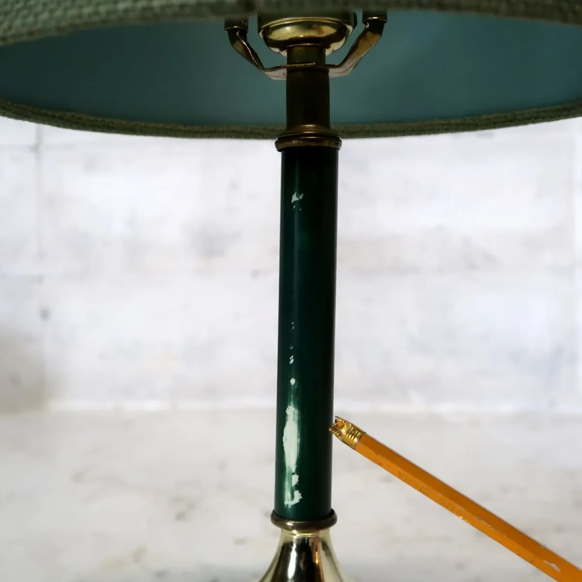 アンティーク メタルデザイン テーブルランプ