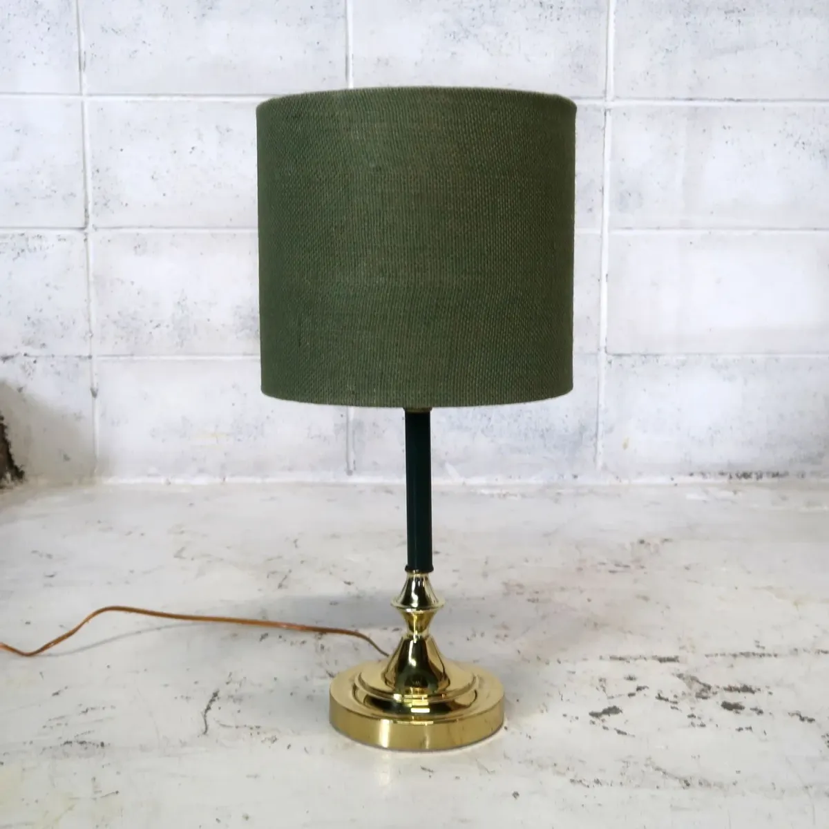 アンティーク メタルデザイン テーブルランプ