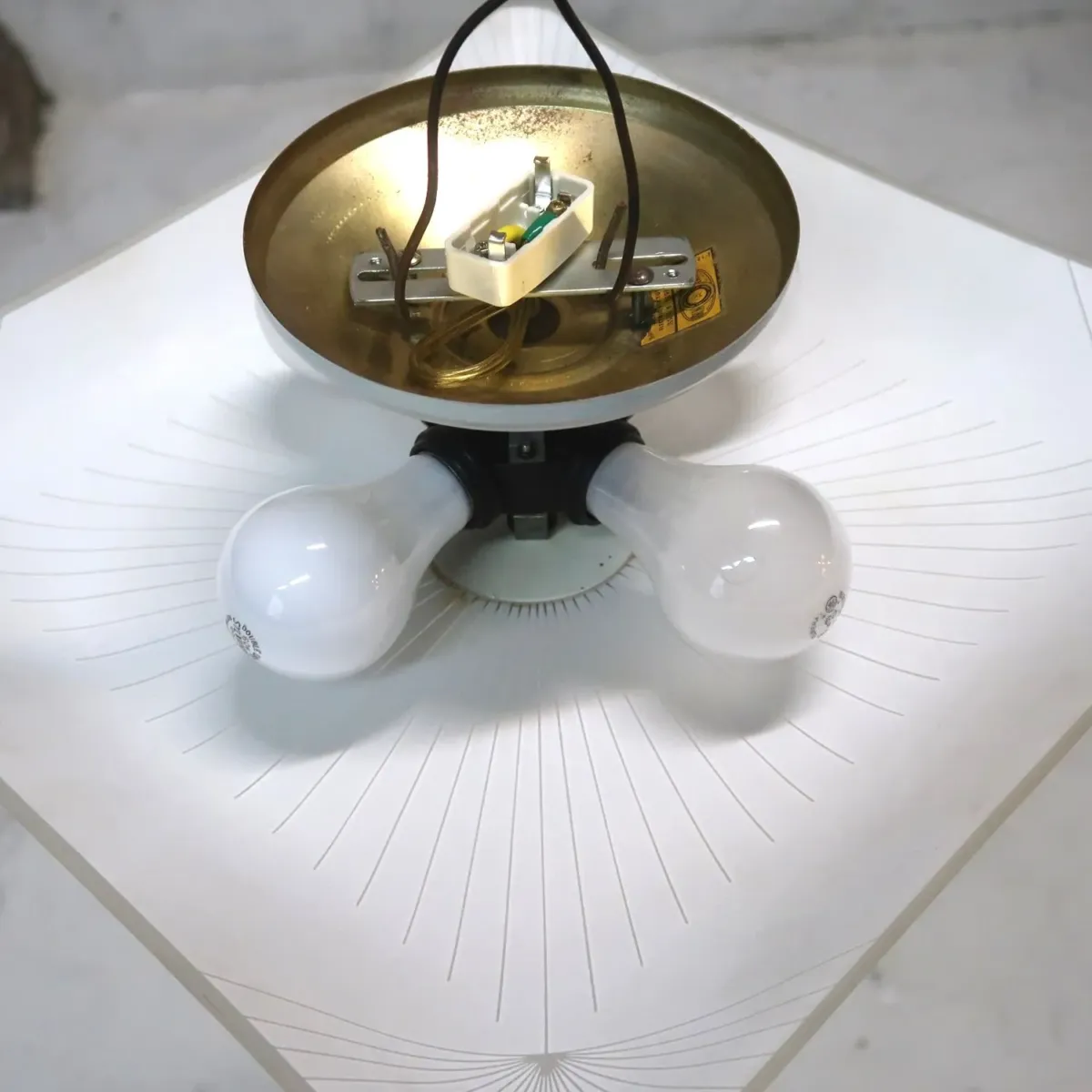 ミッドセンチュリー フロストガラス シーリングランプ 4灯