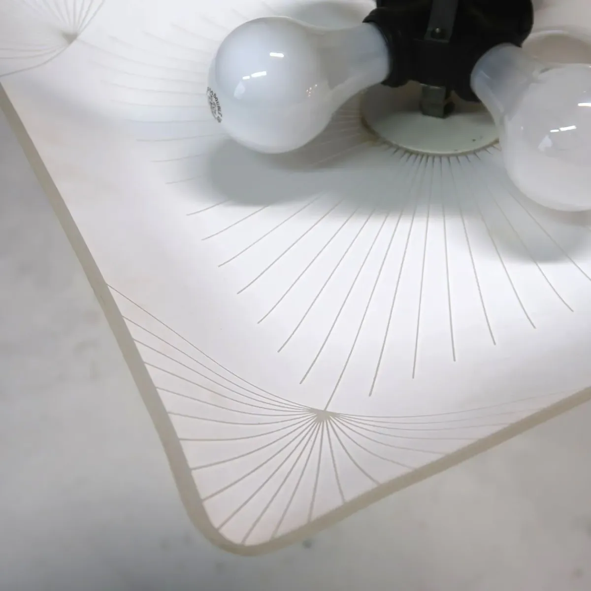 ミッドセンチュリー フロストガラス シーリングランプ 4灯