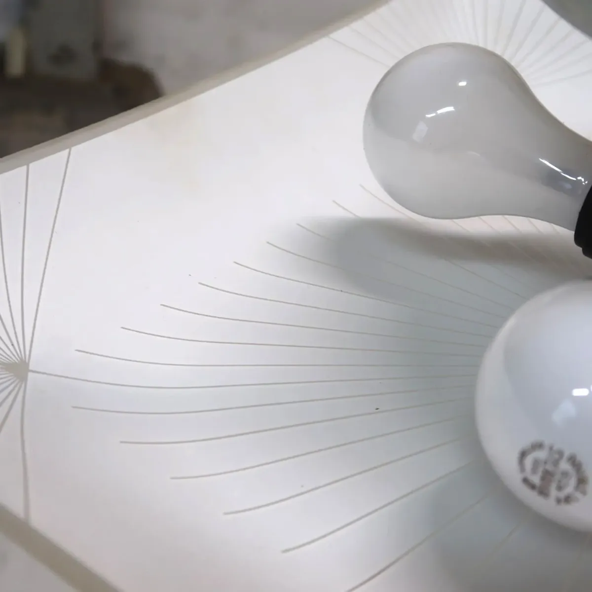 ミッドセンチュリー フロストガラス シーリングランプ 4灯