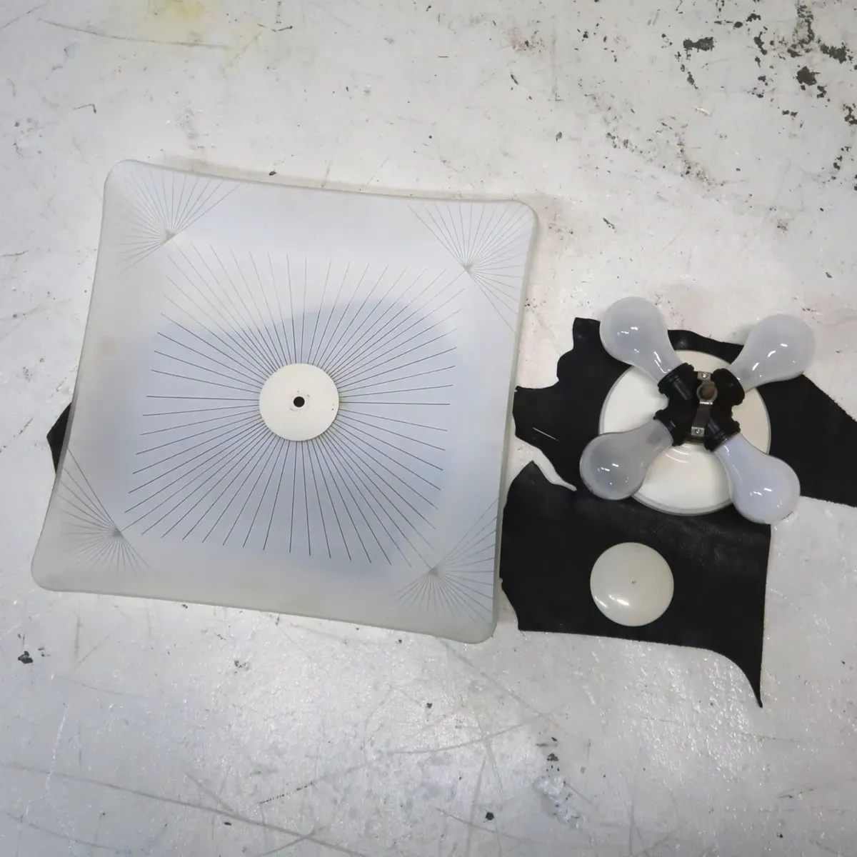 ミッドセンチュリー フロストガラス シーリングランプ 4灯